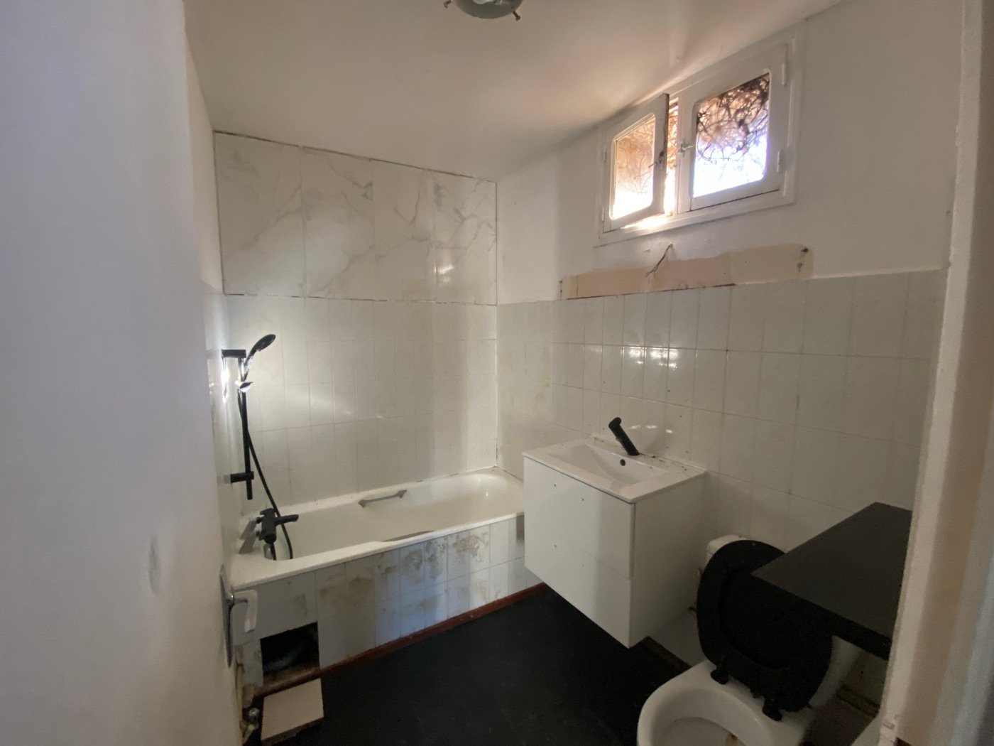 Salle de bains du lot A, état actuel