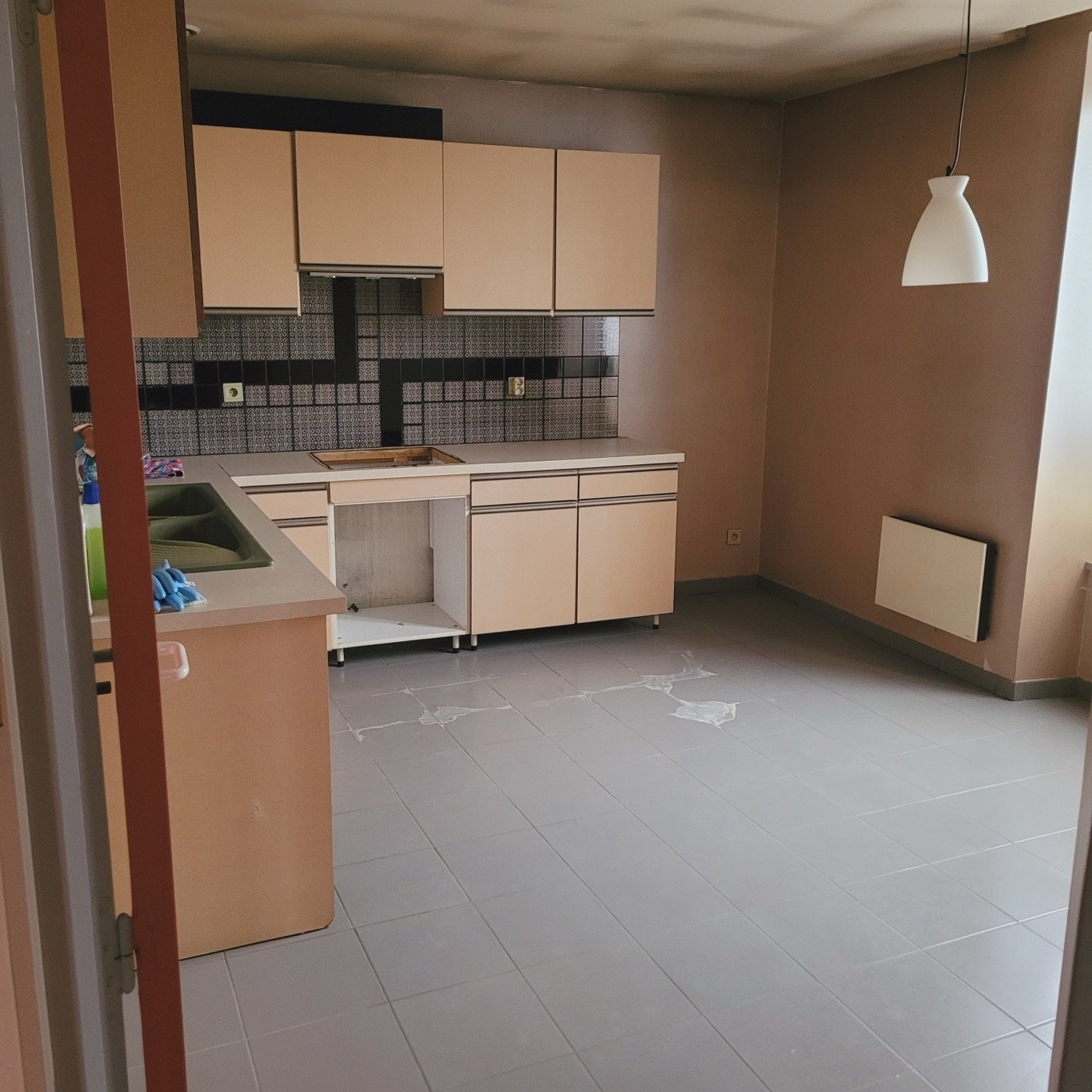 Cuisine vers chambre · angle 1, lot 12, état actuel